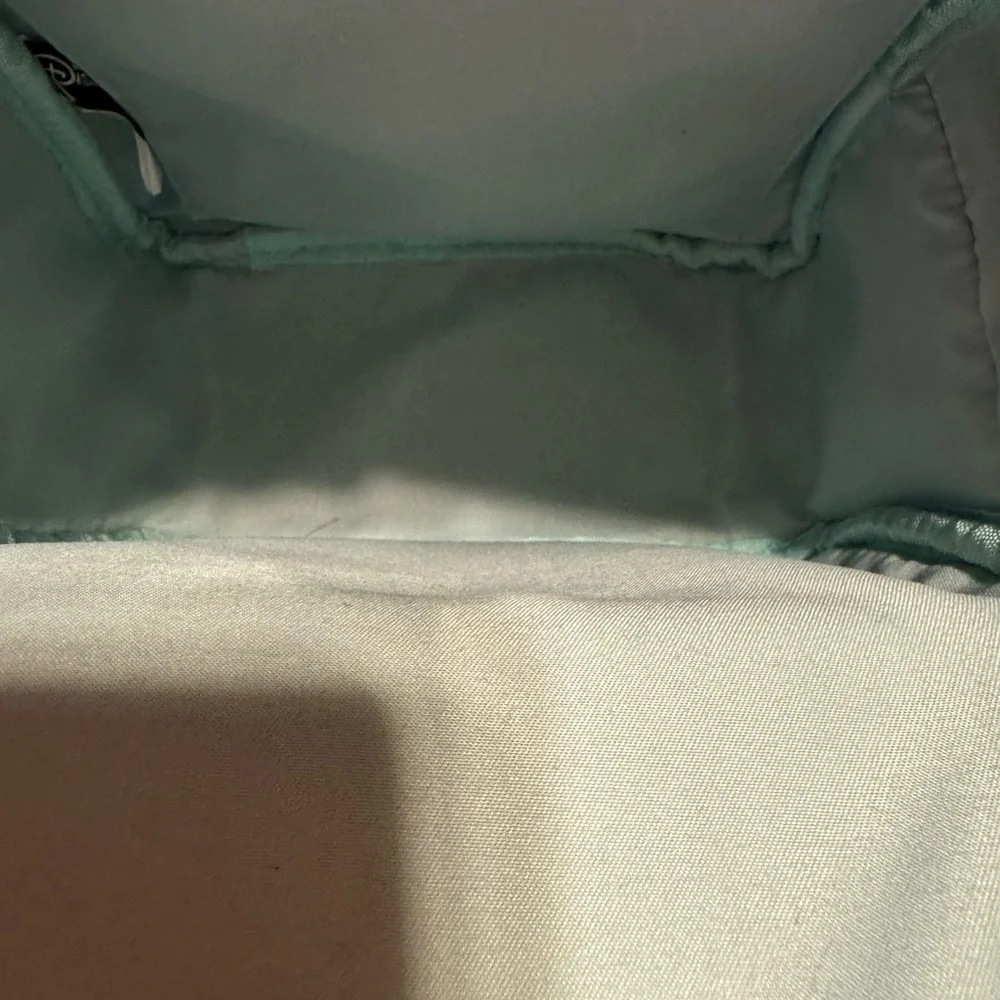 Cute Loungefly Her Universe Disney Winnie the Pooh & Friends Heart Mini Backup - Picture 12 of 13